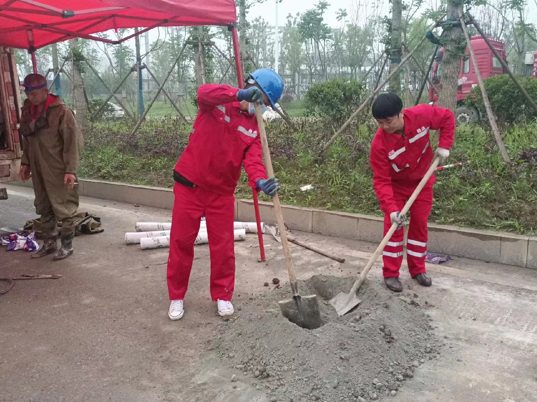 吉首管道疏通哪家好】及时进行市政管道清淤